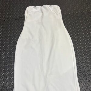 Babaton - White Strapless Dress